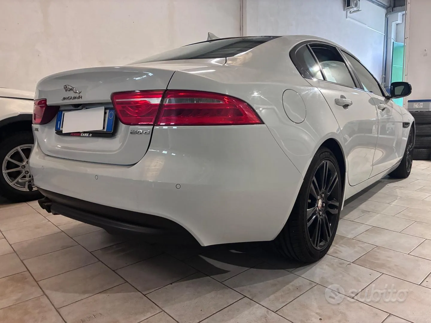 Jaguar Xe 2015 photo 5