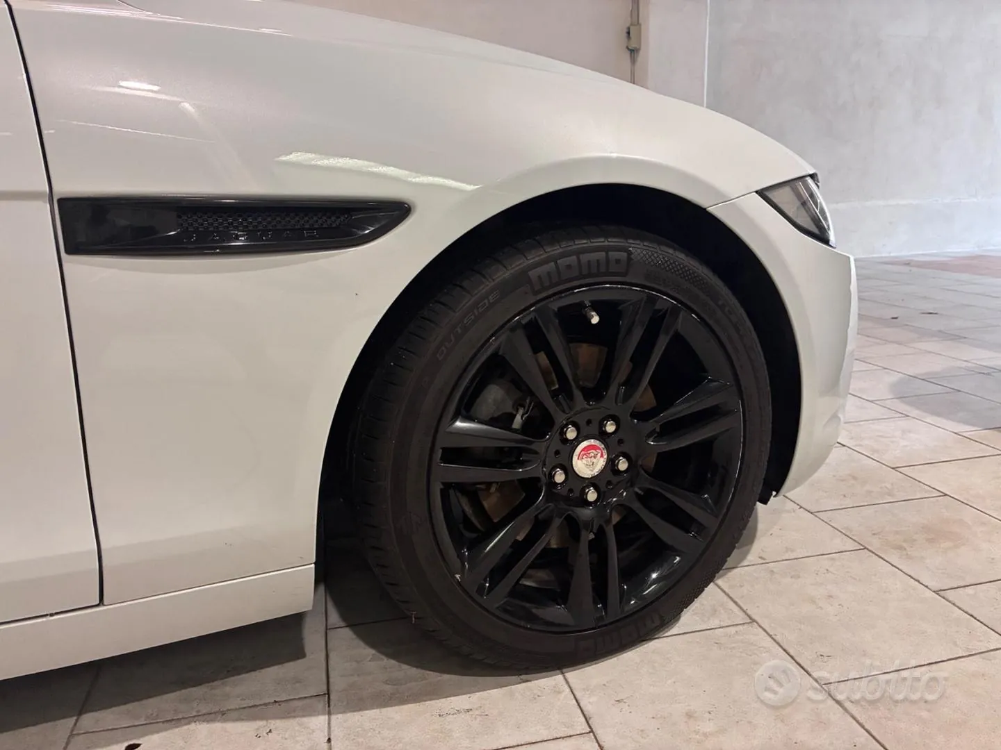 Jaguar Xe 2015 photo 4