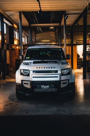Land Rover Defender 2021 photo 2