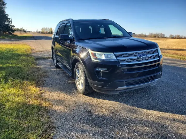 Ford Explorer 2018 photo 2