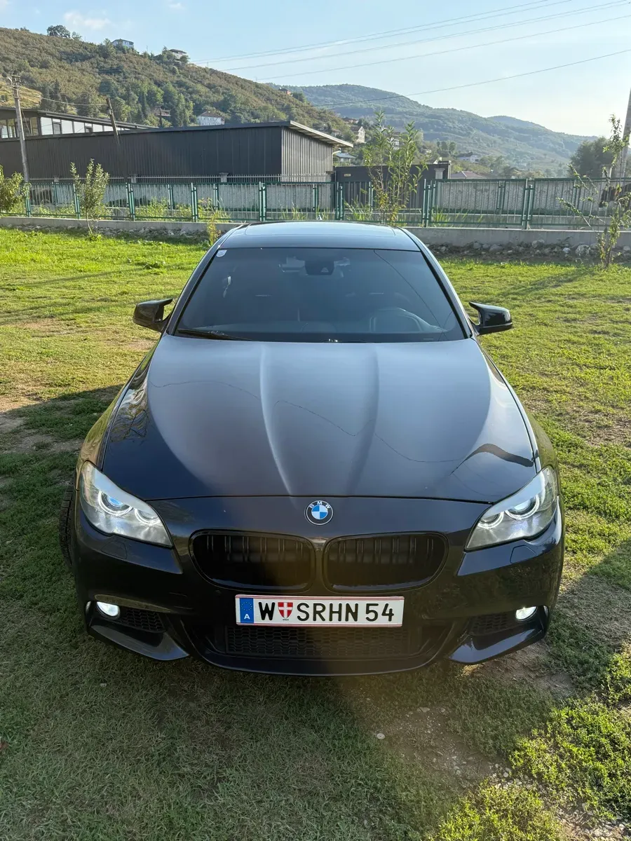 BMW 5 Series 2011 photo 2