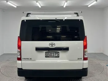 Toyota Hiace 2023 photo 5