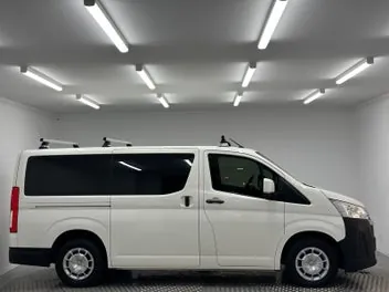 Toyota Hiace 2023 photo 3