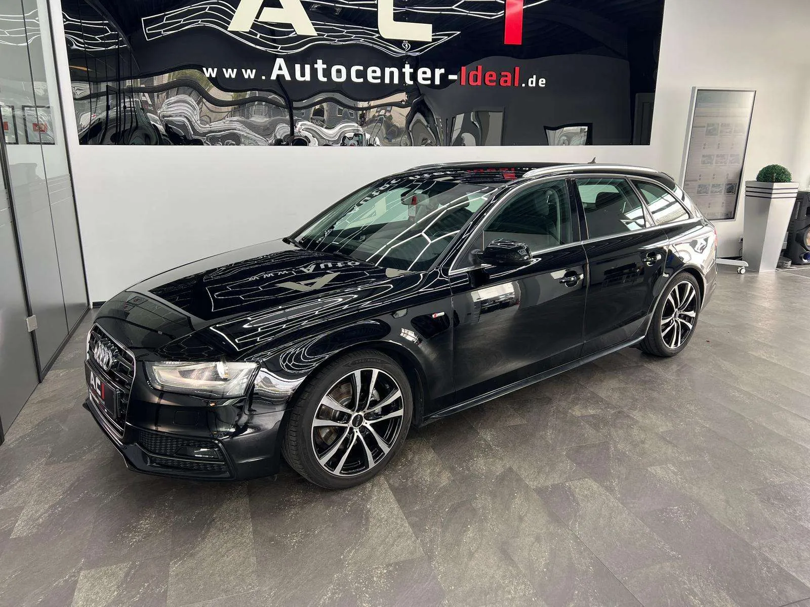 Audi A4 2015 photo 2