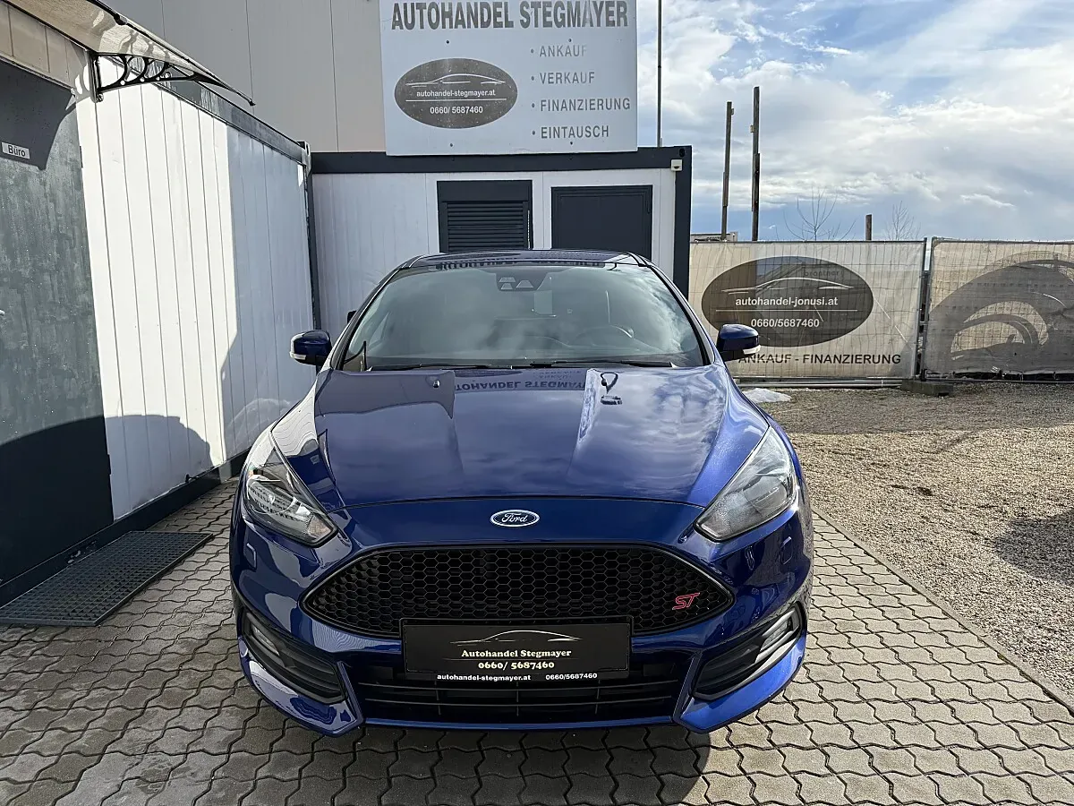 Ford Focus 2015 photo 2