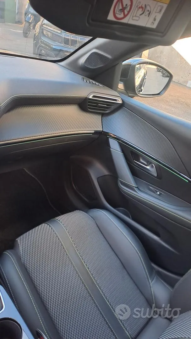 Peugeot 208 2024 photo 5