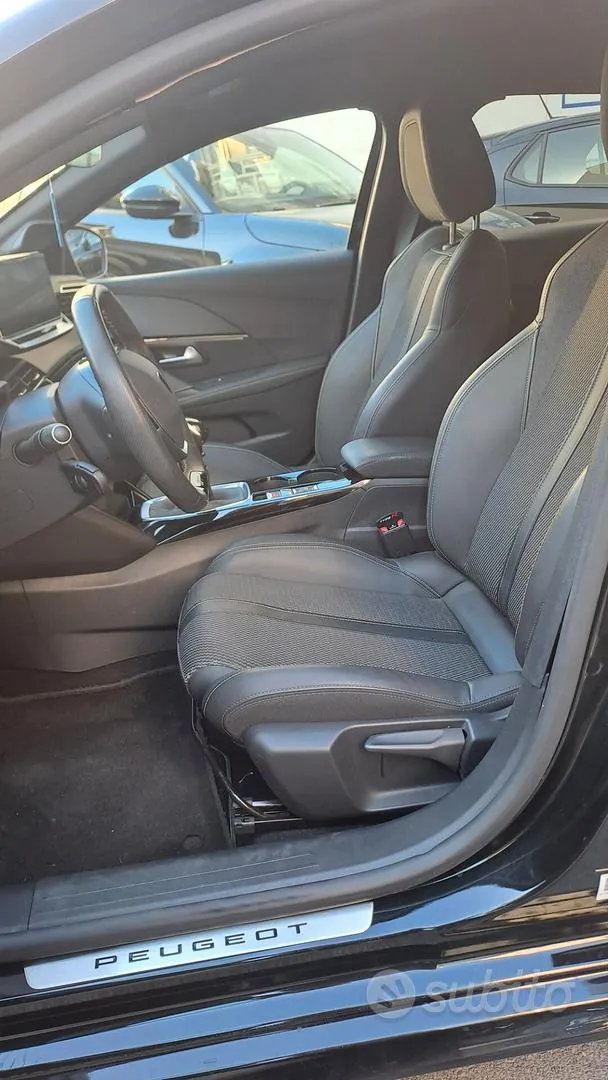 Peugeot 208 2024 photo 4