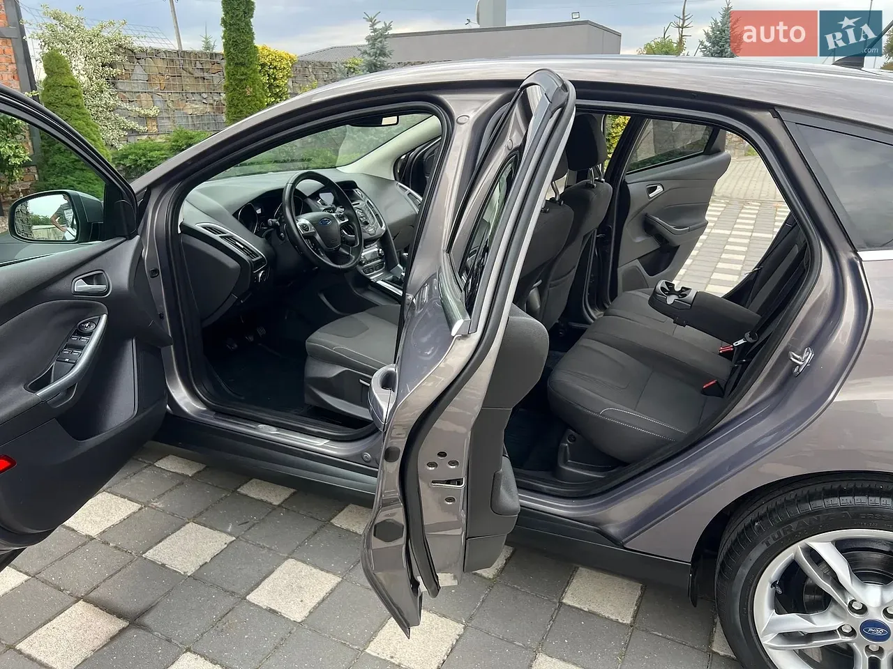 Ford Focus 2013 photo 2