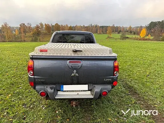 Mitsubishi L200 2010 photo 4
