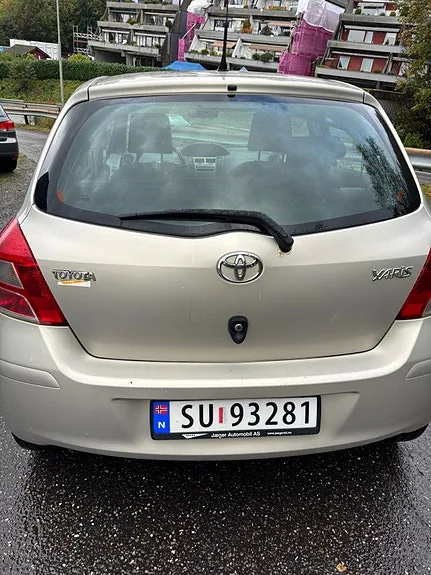 Toyota Yaris 2010 photo 2