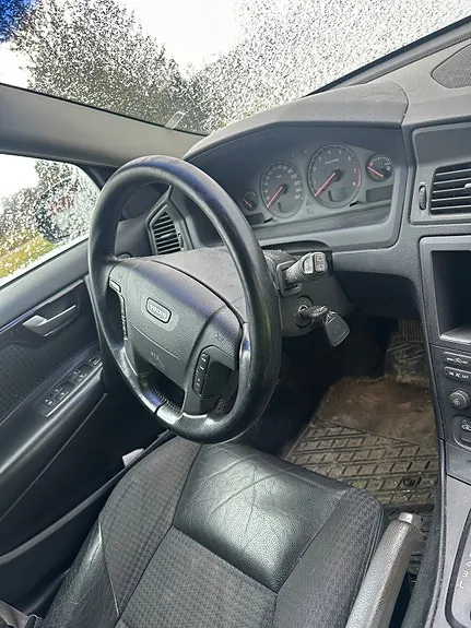 Volvo V70 2000 photo 2