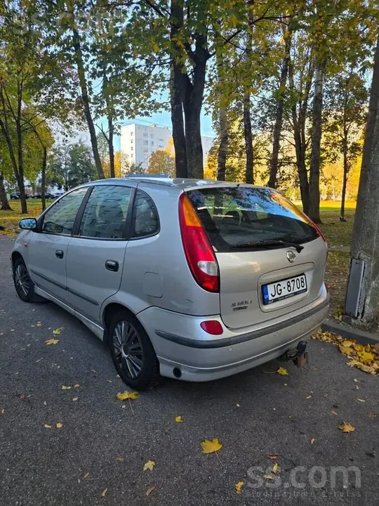 Nissan Almera Tino