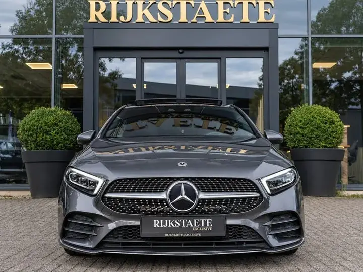 Mercedes-Benz A-Class 2018 photo 3