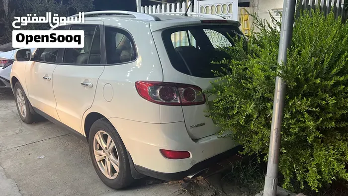 Hyundai Santa Fe 2011 photo 3