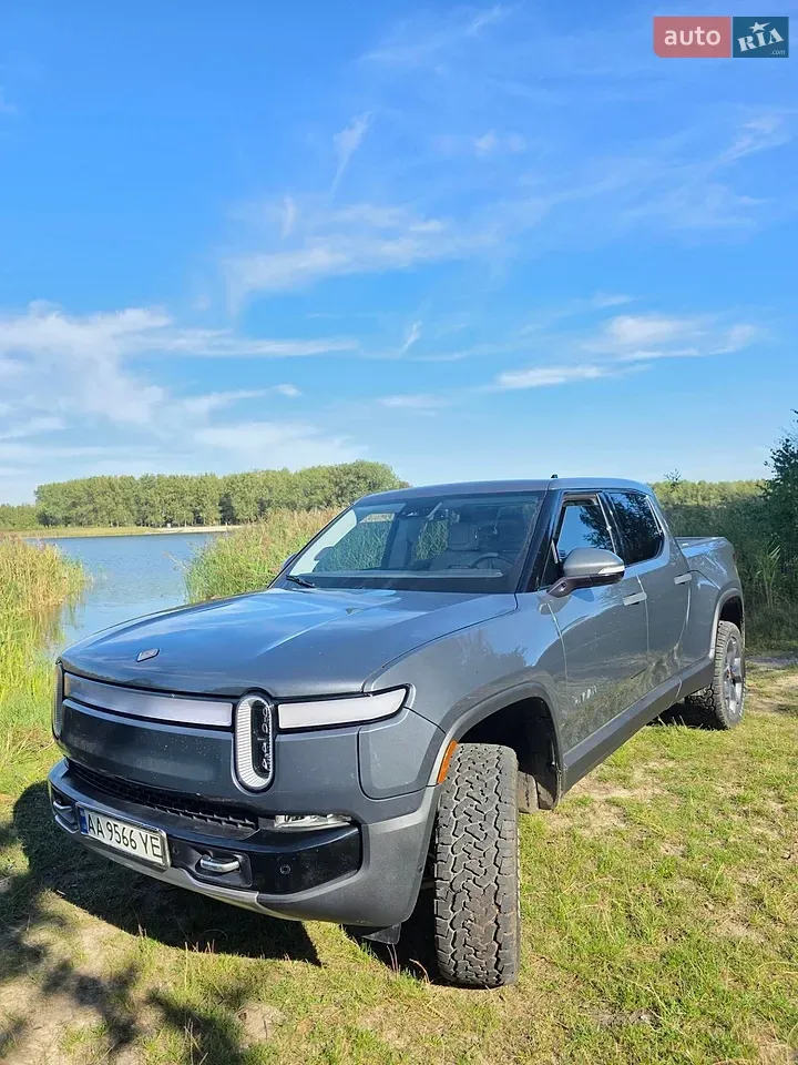 Rivian R1T 2023 photo 2