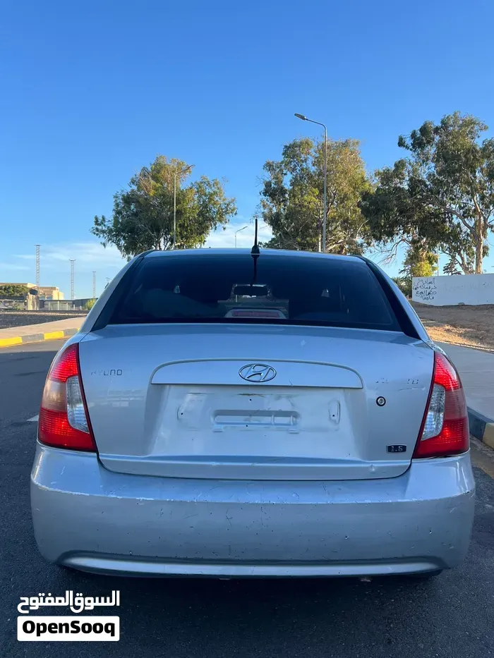 Hyundai Accent 2011 photo 3