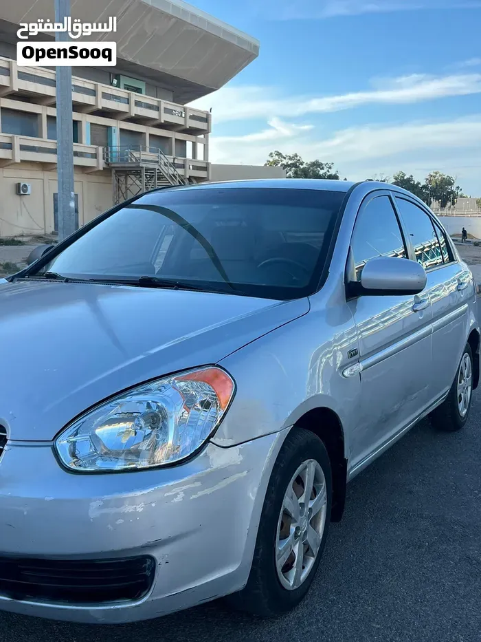 Hyundai Accent 2011 photo 2