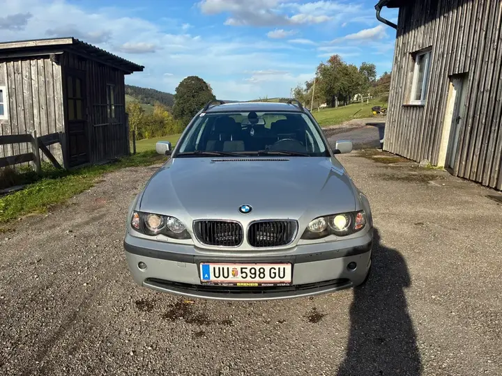 BMW 318D 2002 photo 2