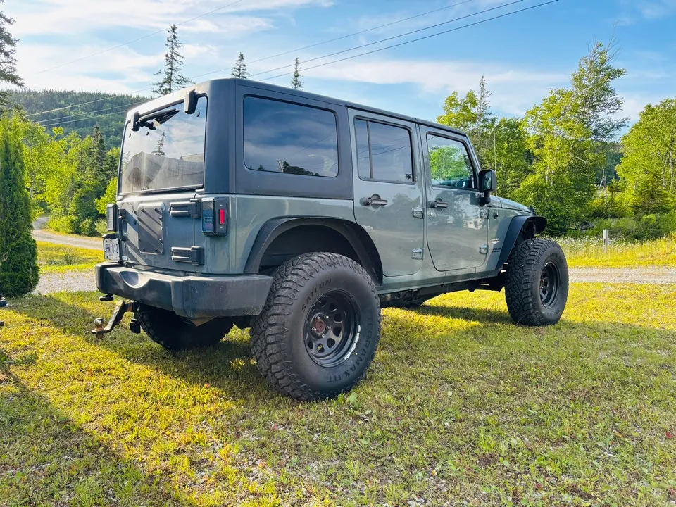 Jeep Wrangler Unlimited 2014 photo 3