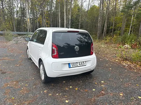 Volkswagen Up 2015 photo 2