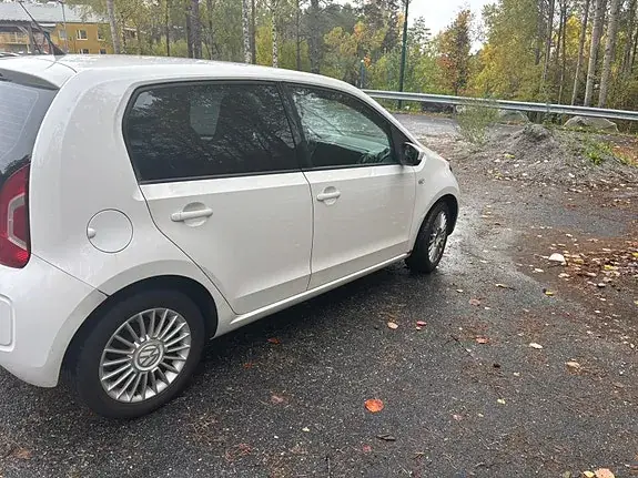 Volkswagen Up 2015 photo 3