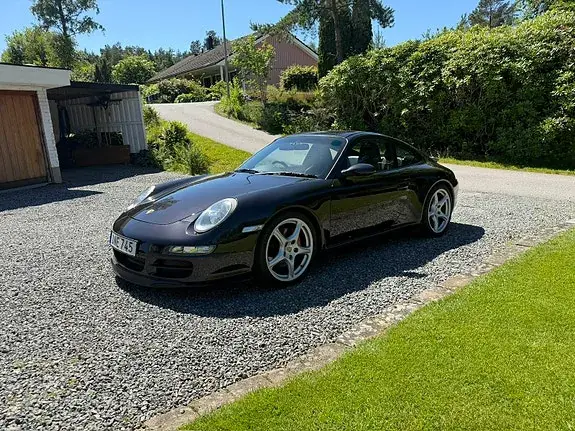 Porsche 911 Carrera S 2005 photo 2