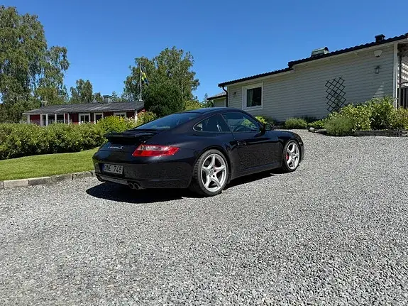 Porsche 911 Carrera S 2005 photo 4