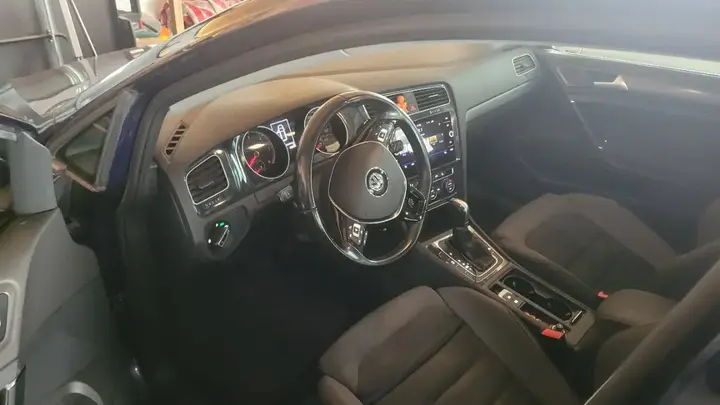 Volkswagen Golf Variant 2018 photo 2