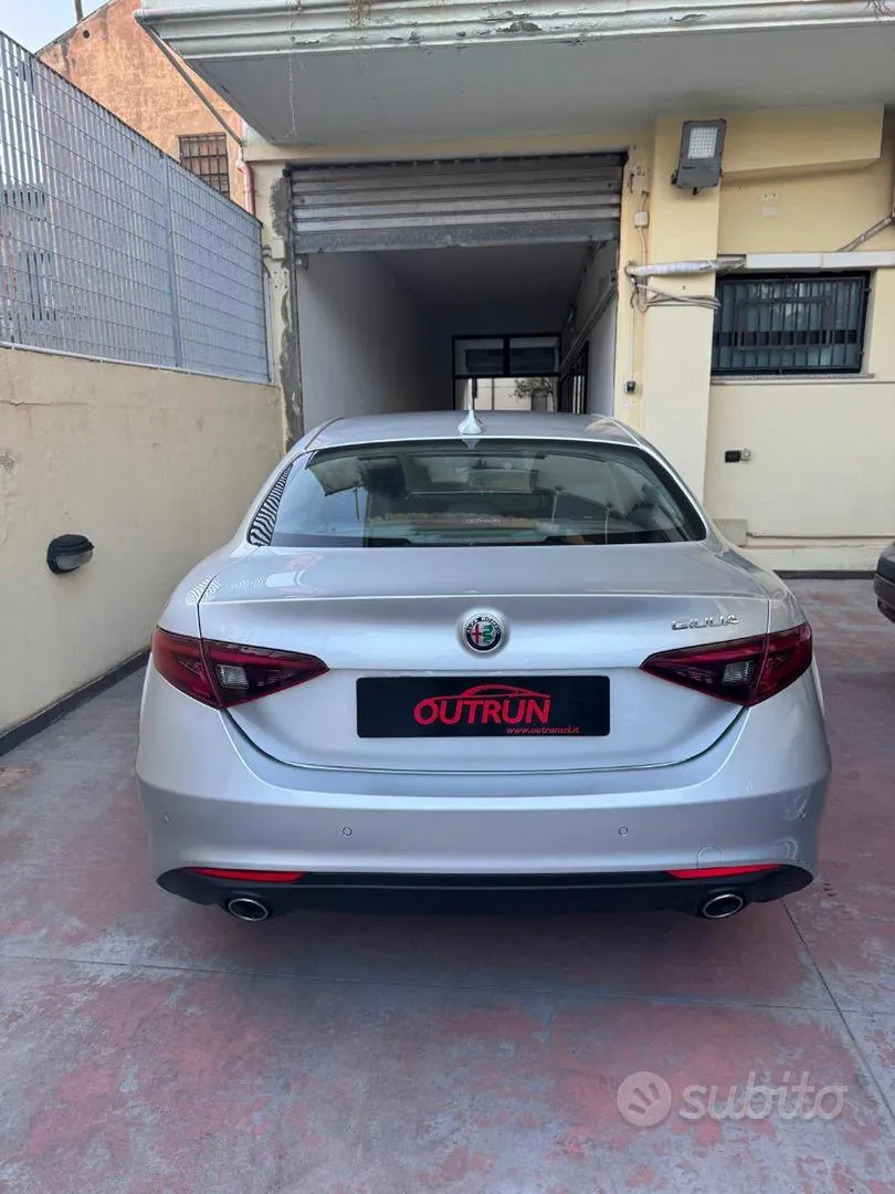 Alfa Romeo Giulia 2017 photo 5