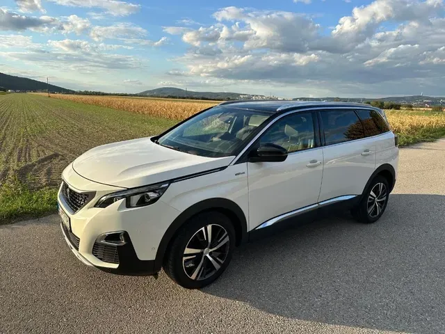 Peugeot 5008 2018 photo 2