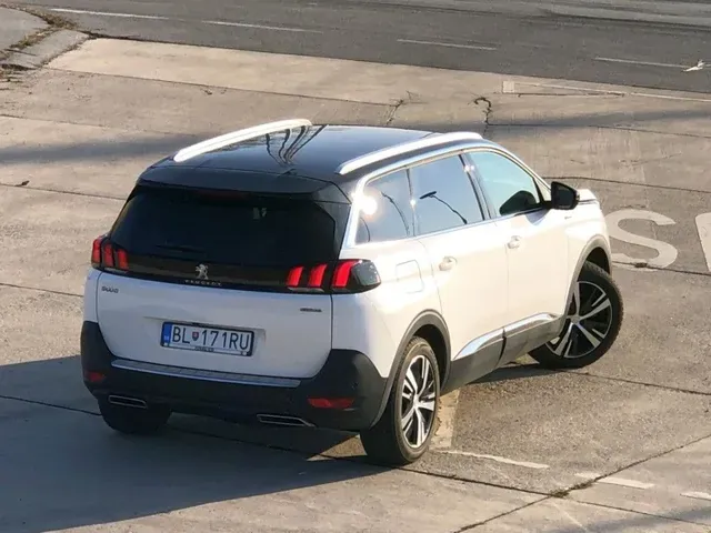 Peugeot 5008