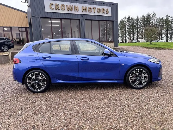 BMW 1 Series 2024 photo 3