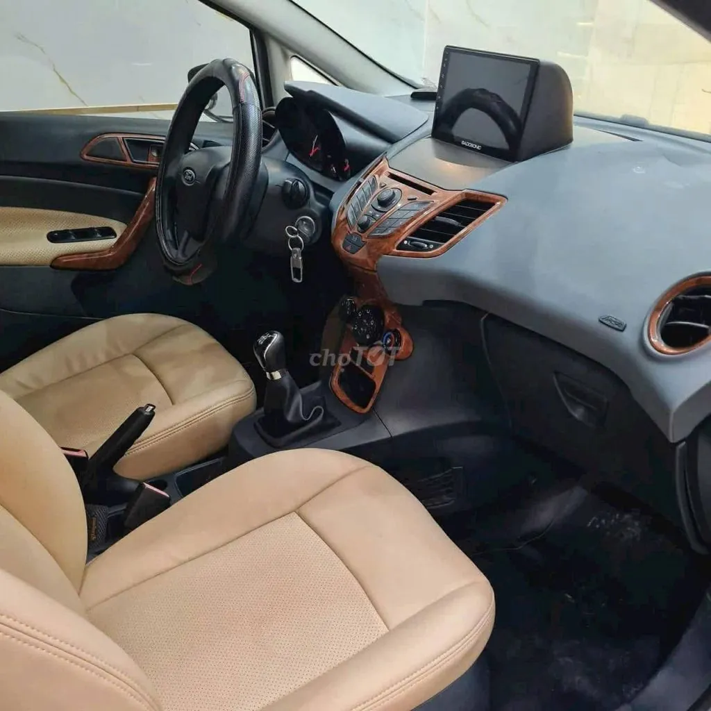 Ford Fiesta 2011 photo 5