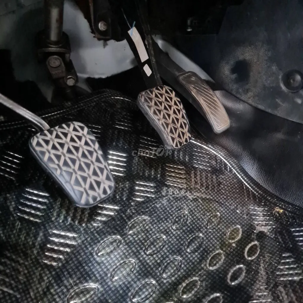 Ford Fiesta 2011 photo 2
