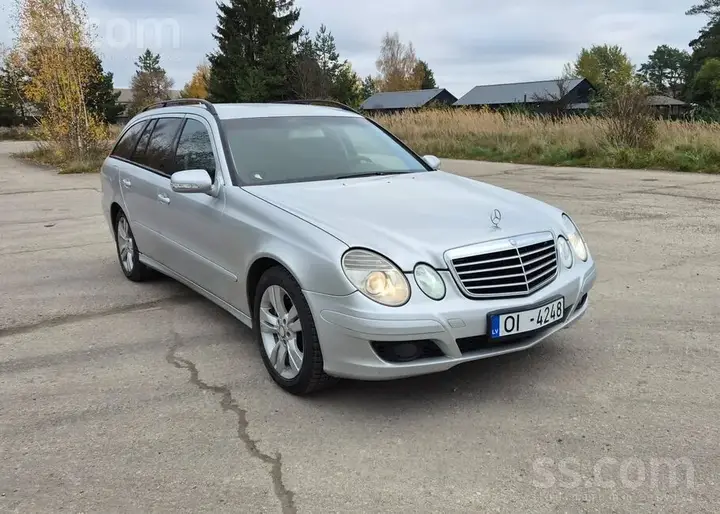 Mercedes-Benz E220