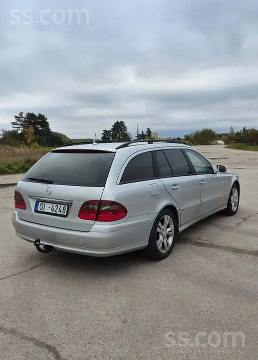 Mercedes-Benz E220 2007 photo 3
