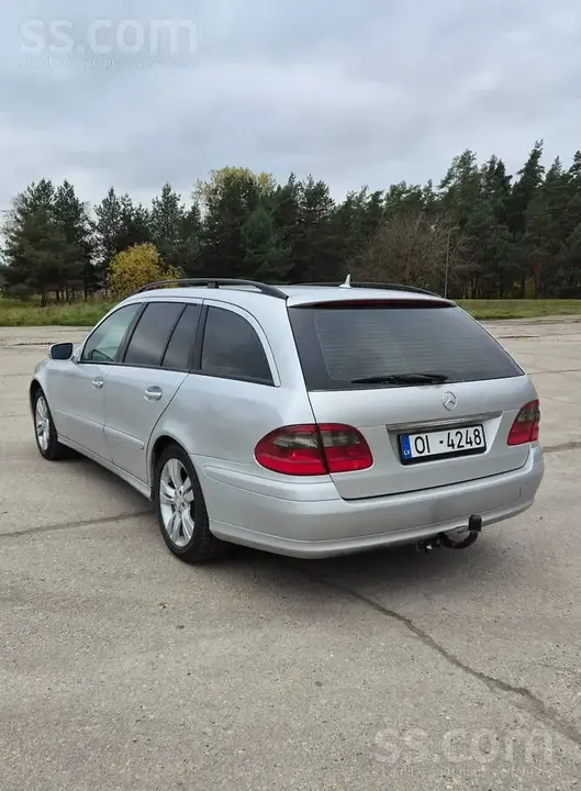 Mercedes-Benz E220 2007 photo 4