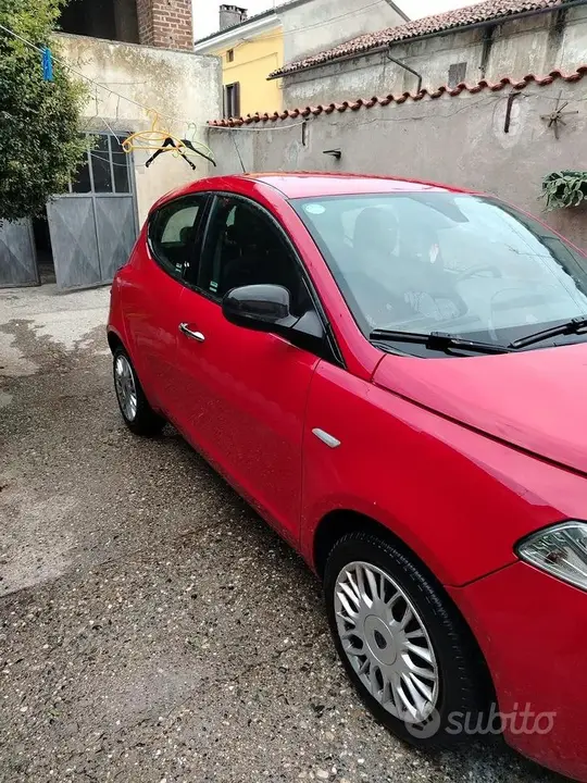 Lancia Ypsilon