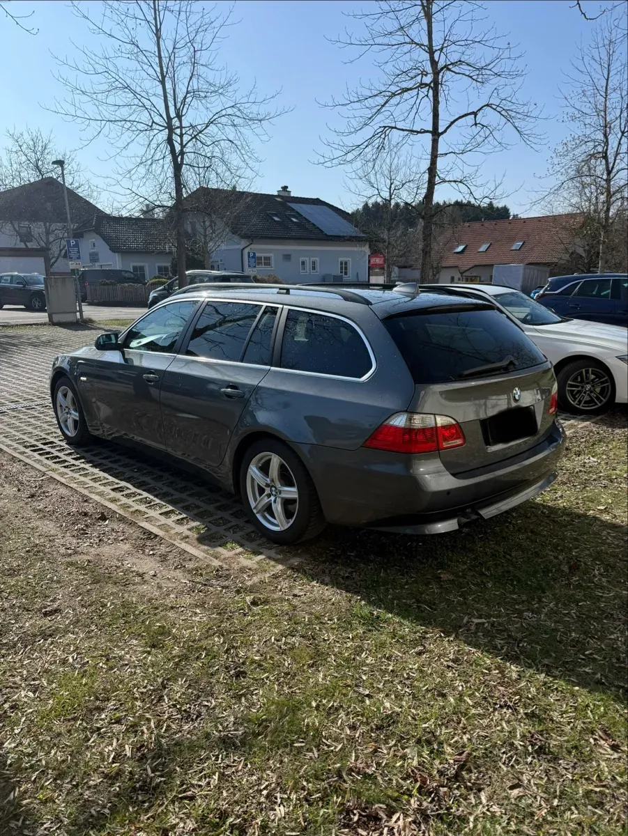 BMW 5 Series 2006 photo 2