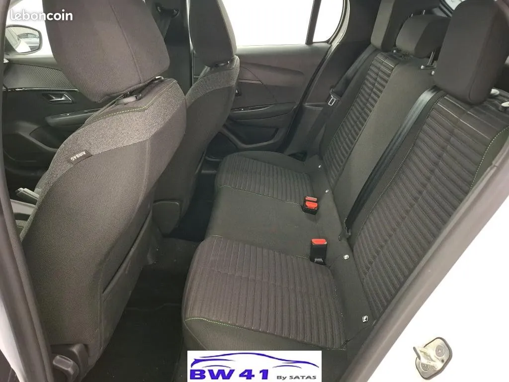 Peugeot 208 2024 photo 3
