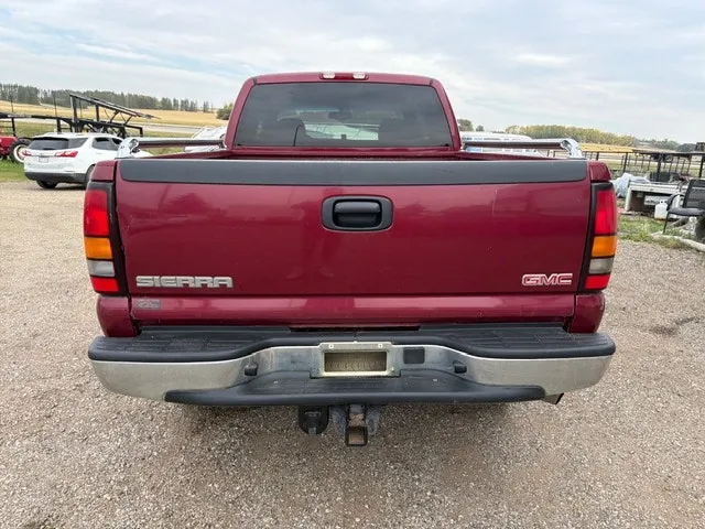 GMC Sierra 2500Hd 2004 photo 4