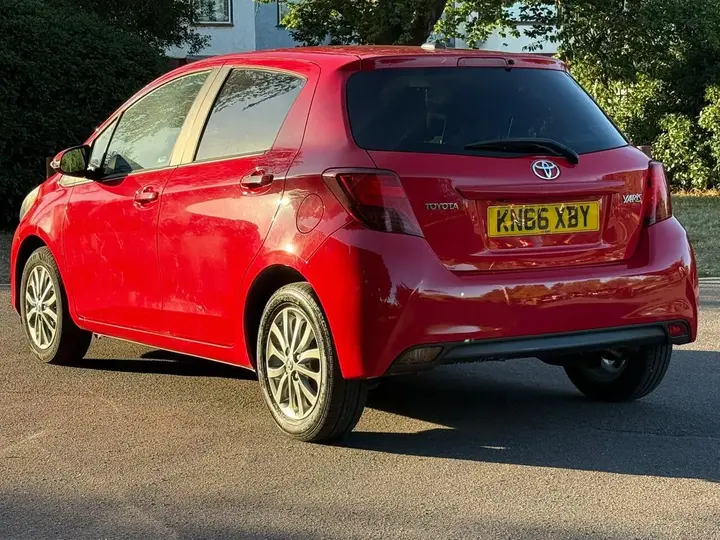 Toyota Yaris 2016 photo 4