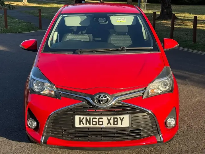 Toyota Yaris 2016 photo 2