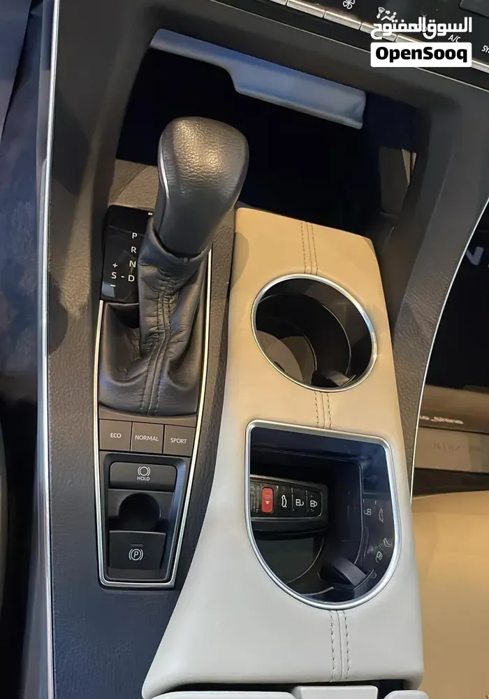 Toyota Avalon 2019 photo 2