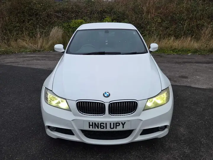 BMW 3 Series 2011 photo 3
