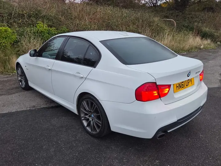 BMW 3 Series 2011 photo 5