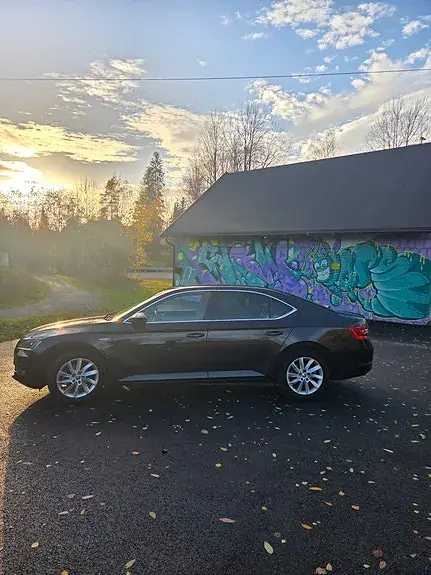 Skoda Superb 2018 photo 3