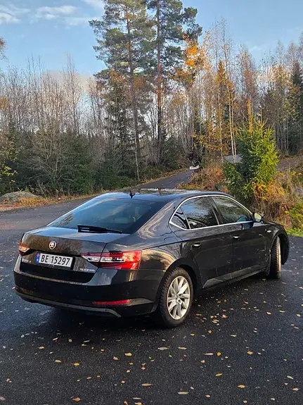 Skoda Superb 2018 photo 5