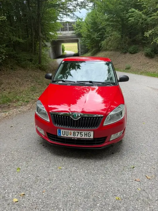 Skoda Fabia 2010 photo 3