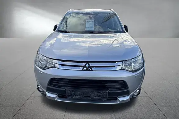 Mitsubishi Outlander 2015 photo 2